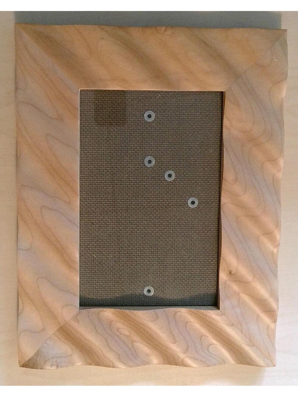 Natural Wood Wavy Frame 5x7 Photo Easel Back Wall Mount Made in Thailand